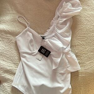 WHITE RUFFLE SLEEVE BODYSUIT